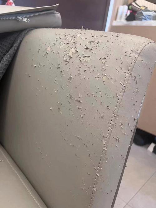 Low quality PU leather hydrolysis damage